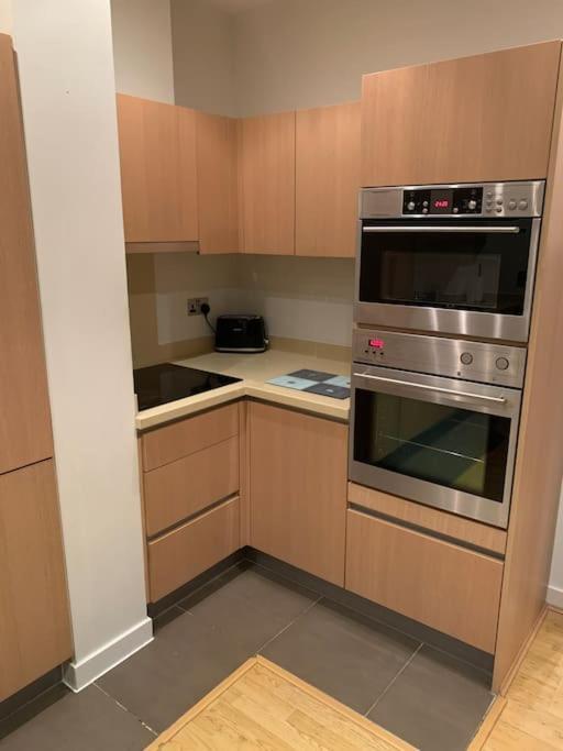 Stunning 2 Bed Flat! Centrally Located In London, Uk! Екстериор снимка