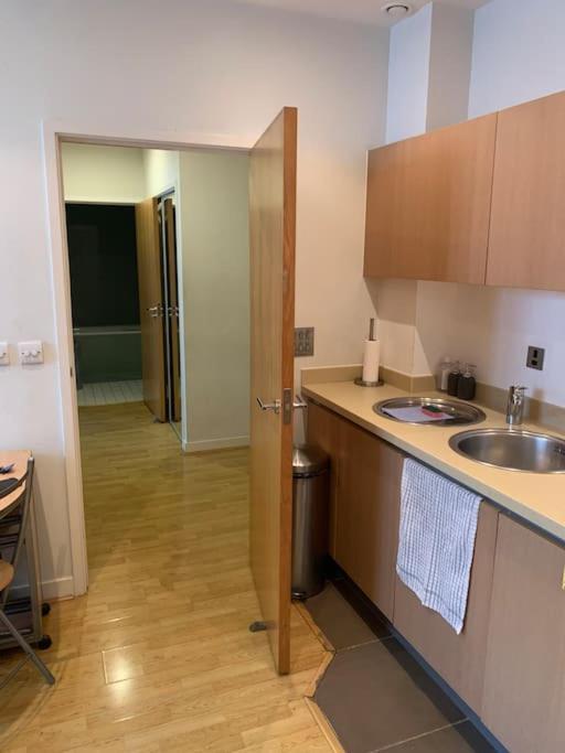 Stunning 2 Bed Flat! Centrally Located In London, Uk! Екстериор снимка