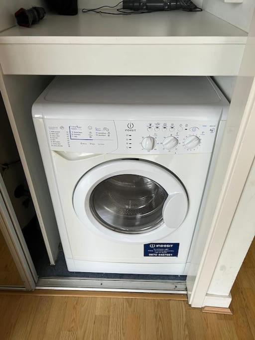 Stunning 2 Bed Flat! Centrally Located In London, Uk! Екстериор снимка