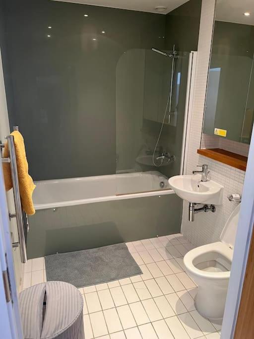 Stunning 2 Bed Flat! Centrally Located In London, Uk! Екстериор снимка
