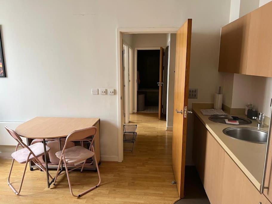 Stunning 2 Bed Flat! Centrally Located In London, Uk! Екстериор снимка