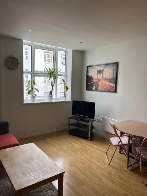 Stunning 2 Bed Flat! Centrally Located In London, Uk! Екстериор снимка