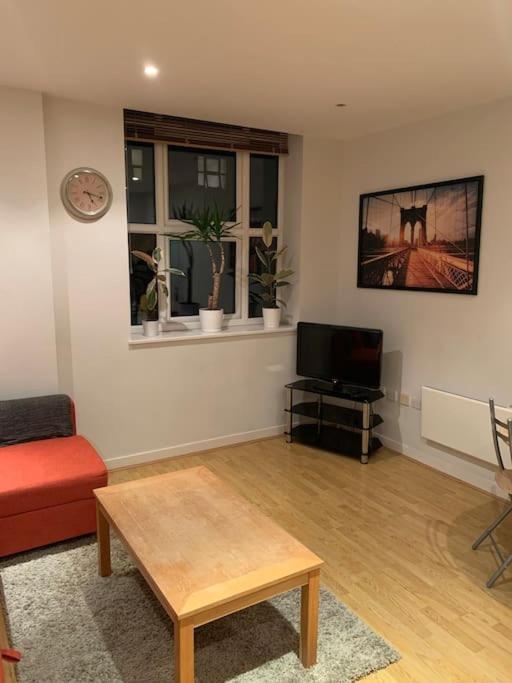 Stunning 2 Bed Flat! Centrally Located In London, Uk! Екстериор снимка