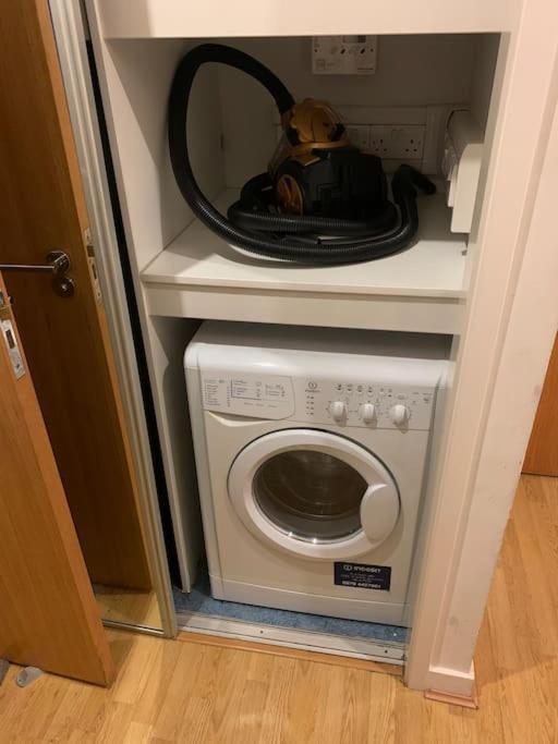 Stunning 2 Bed Flat! Centrally Located In London, Uk! Екстериор снимка