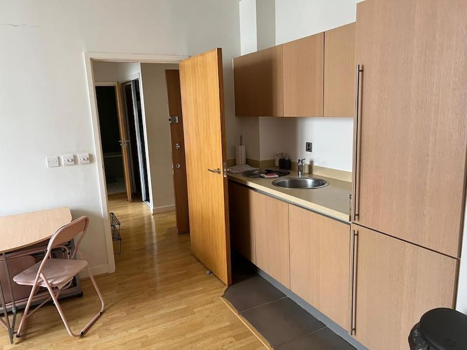 Stunning 2 Bed Flat! Centrally Located In London, Uk! Екстериор снимка